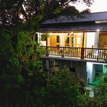 Sigiri Dilu Villa Sigiriya Bagian luar foto