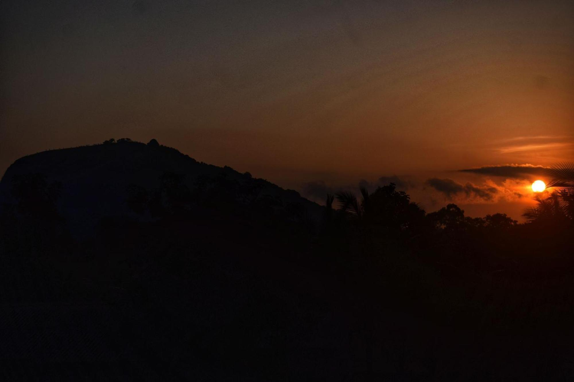 Sigiri Dilu Villa Sigiriya Bagian luar foto