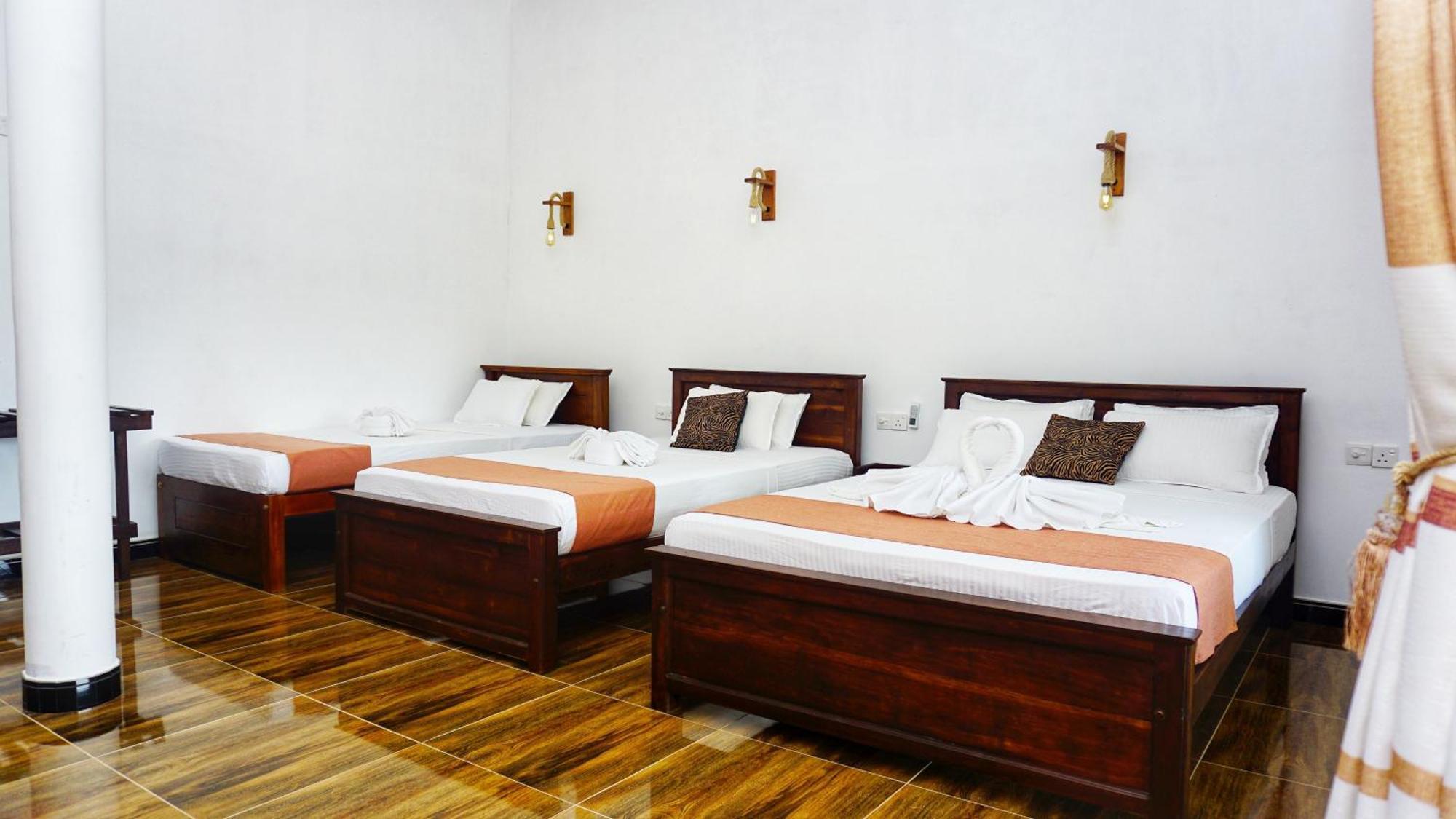 Sigiri Dilu Villa Sigiriya Bagian luar foto