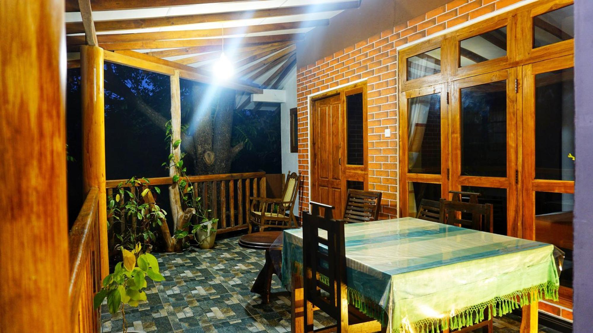 Sigiri Dilu Villa Sigiriya Bagian luar foto