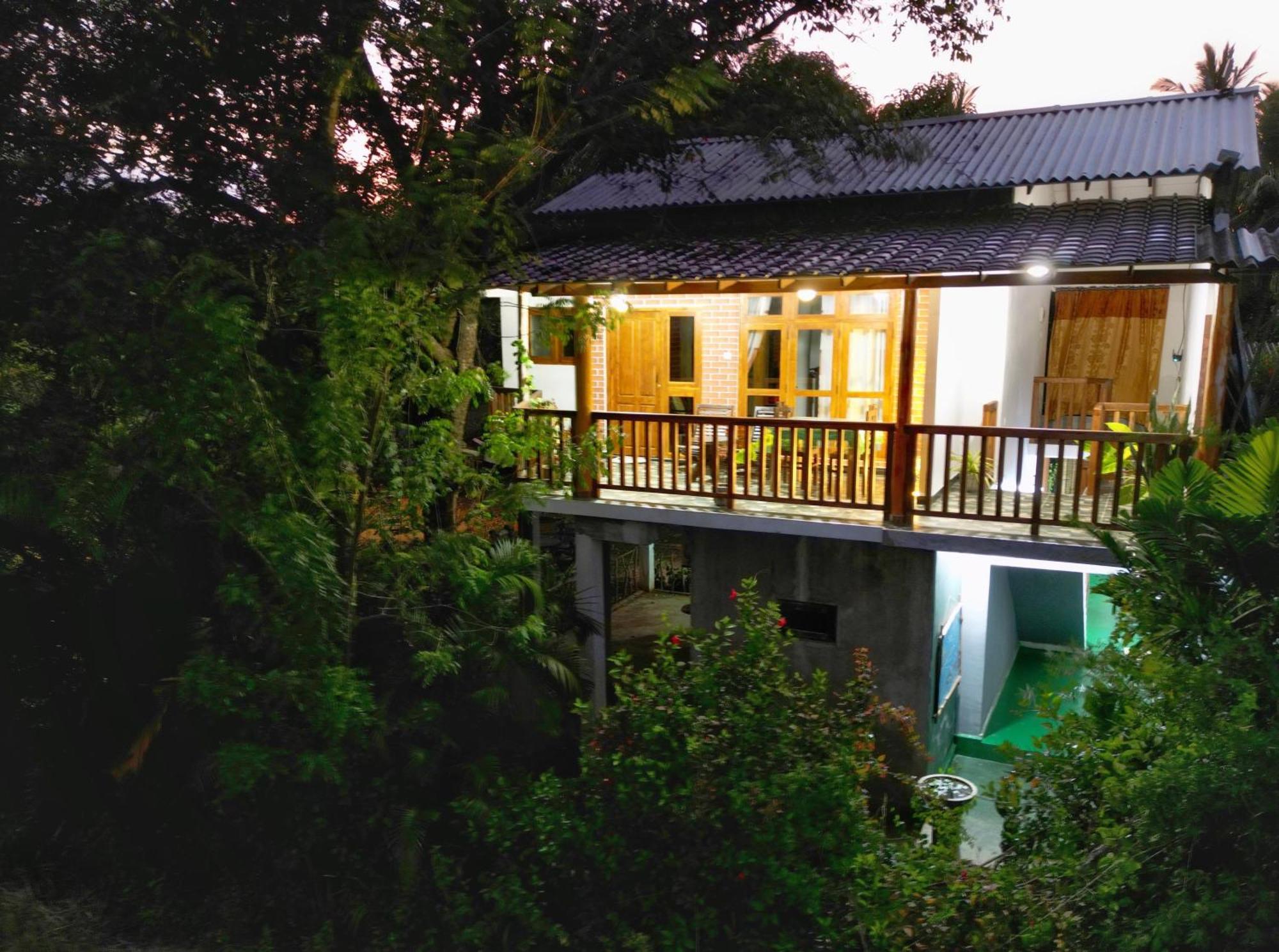 Sigiri Dilu Villa Sigiriya Bagian luar foto
